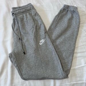 Nike Women’s Gray Jogger sweatpants